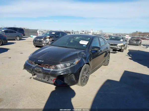 3KPF54AD6NE490477 2022 KIA FORTE - Image 2