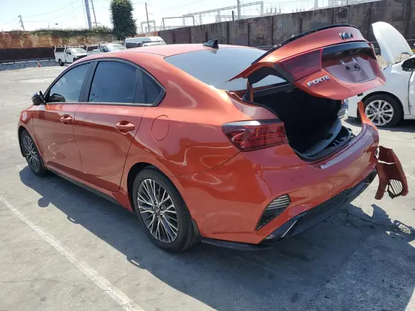 3KPF54AD6NE491385 2022 KIA FORTE - Image 2