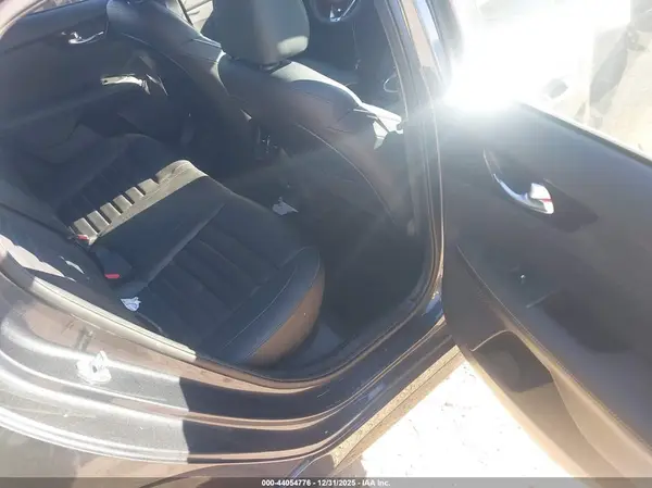 3KPF54AD6NE492410 2022 KIA FORTE - Image 8