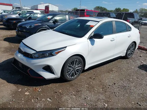 3KPF54AD6NE494870 2022 KIA FORTE - Image 2