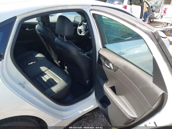 3KPF54AD6NE494870 2022 KIA FORTE - Image 8