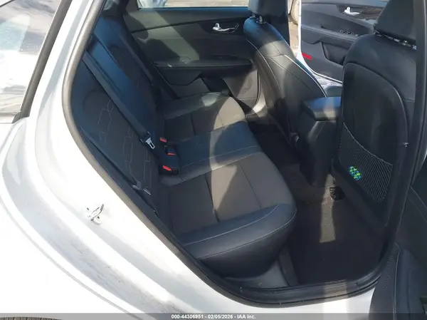 3KPF54AD6NE502465 2022 KIA FORTE - Image 8