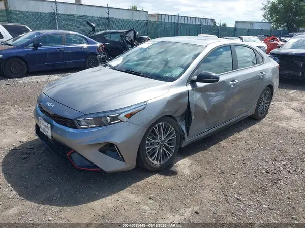 3KPF54AD6NE503261 2022 KIA FORTE - Image 2