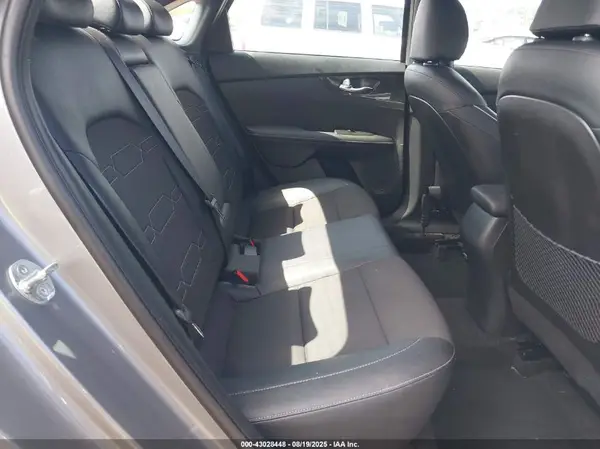3KPF54AD6NE503261 2022 KIA FORTE - Image 8