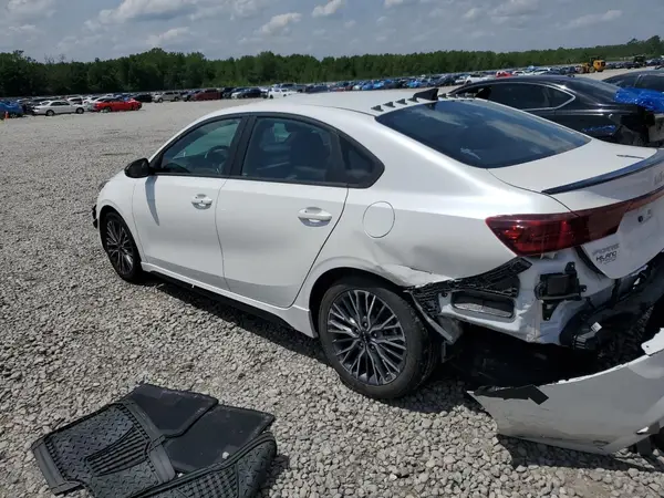 3KPF54AD6NE507939 2022 KIA FORTE - Image 2