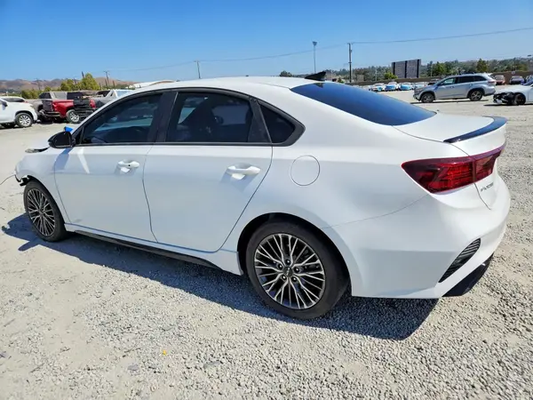 3KPF54AD6PE521763 2023 KIA FORTE - Image 2