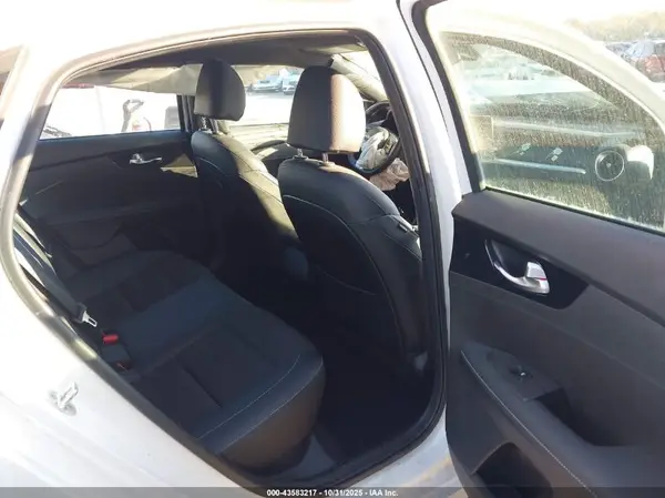 3KPF54AD6PE552334 2023 KIA FORTE - Image 8