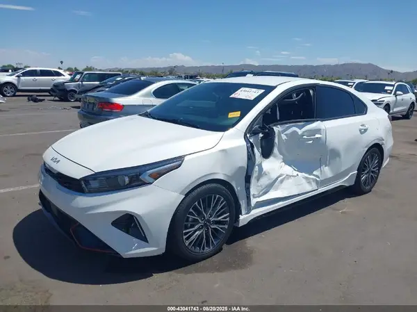 3KPF54AD6PE552947 2023 KIA FORTE - Image 2