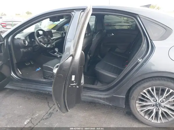 3KPF54AD6PE560532 2023 KIA FORTE - Image 8