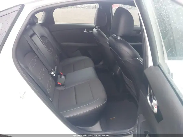 3KPF54AD6PE572891 2023 KIA FORTE - Image 8