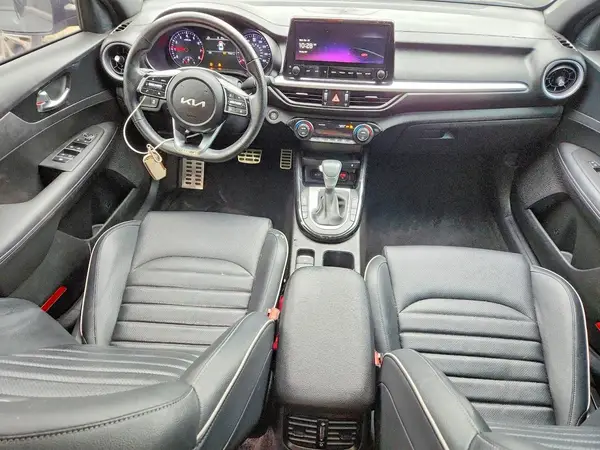 3KPF54AD6PE575225 2023 KIA FORTE - Image 8