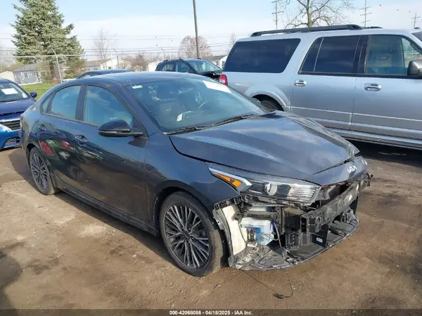 3KPF54AD6PE577461 2023 KIA FORTE - Image 1