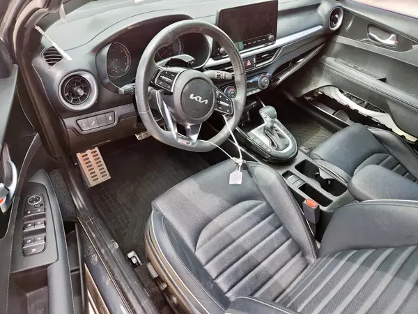 3KPF54AD6PE577721 2023 KIA FORTE - Image 8