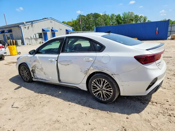 3KPF54AD6PE580621 2023 KIA FORTE - Image 2