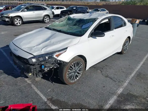 3KPF54AD6PE581462 2023 KIA FORTE - Image 2