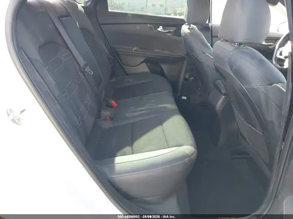3KPF54AD6PE581462 2023 KIA FORTE - Image 8
