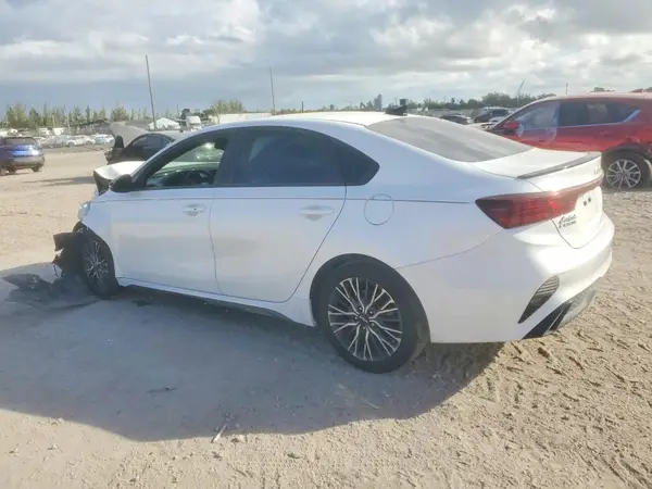3KPF54AD6PE583776 2023 KIA FORTE - Image 2