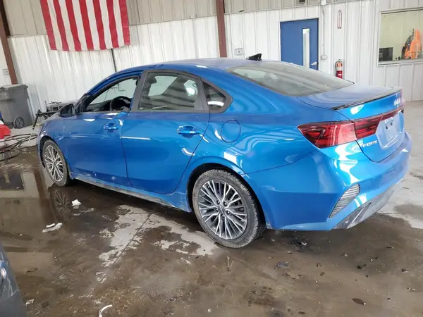3KPF54AD6PE586709 2023 KIA FORTE - Image 2
