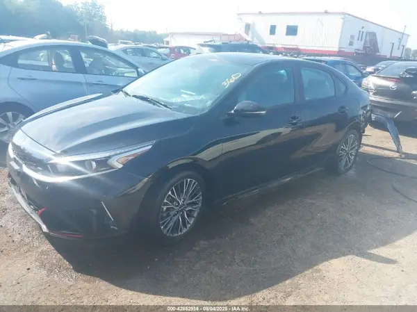 3KPF54AD6PE588718 2023 KIA FORTE - Image 2