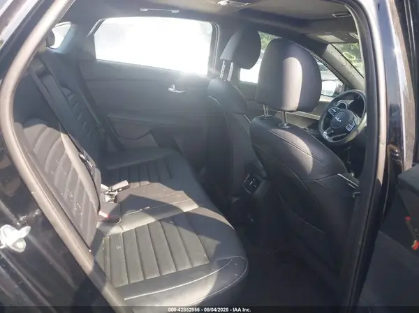 3KPF54AD6PE588718 2023 KIA FORTE - Image 8