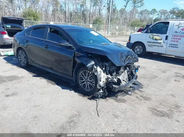 3KPF54AD6PE589500 2023 KIA FORTE - Image 1