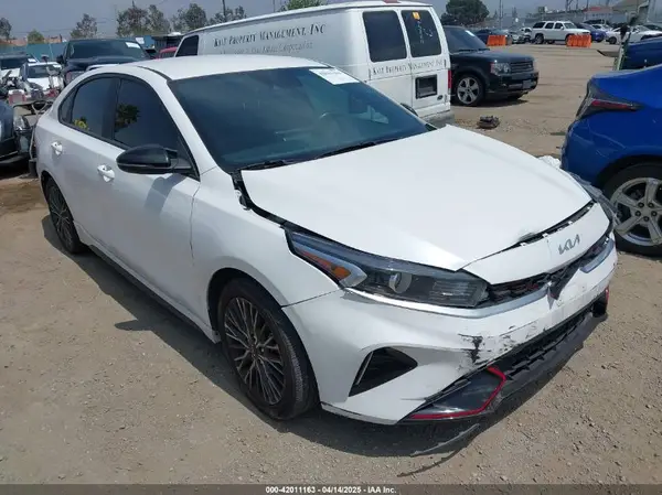 3KPF54AD6PE610605 2023 KIA FORTE - Image 1
