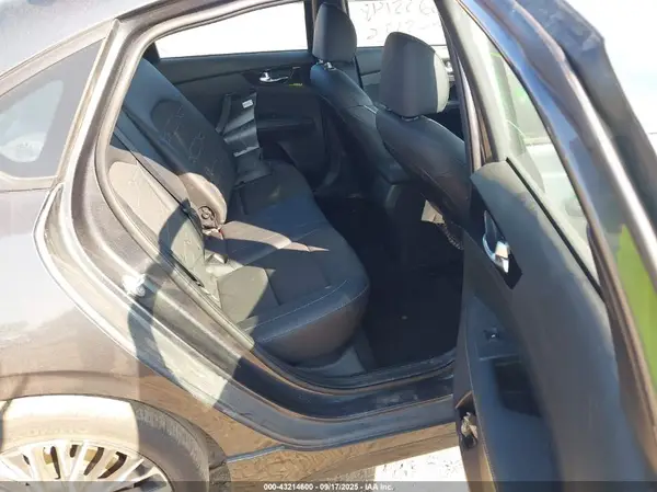 3KPF54AD6PE615836 2023 KIA FORTE - Image 8