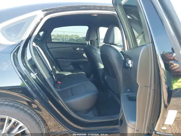 3KPF54AD6PE622365 2023 KIA FORTE - Image 8