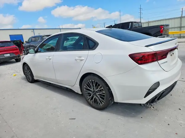 3KPF54AD6PE622396 2023 KIA FORTE - Image 2