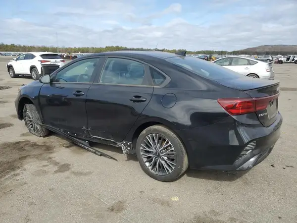3KPF54AD6PE627887 2023 KIA FORTE - Image 2