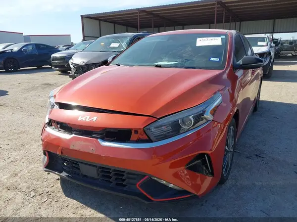 3KPF54AD6PE636878 2023 KIA FORTE - Image 2