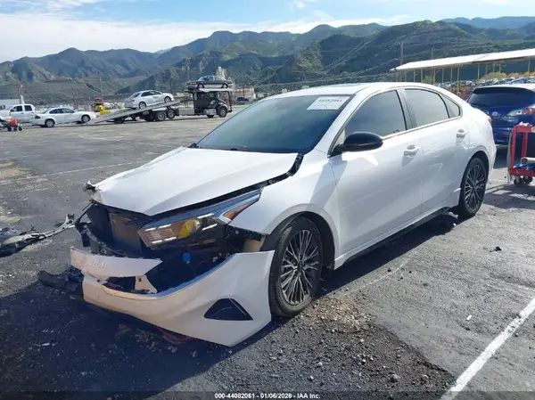 3KPF54AD6PE649517 2023 KIA FORTE - Image 2