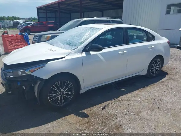 3KPF54AD6PE649677 2023 KIA FORTE - Image 2