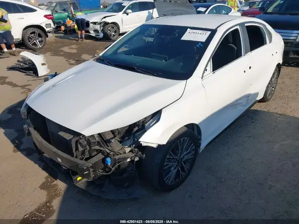 3KPF54AD6PE649839 2023 KIA FORTE - Image 2