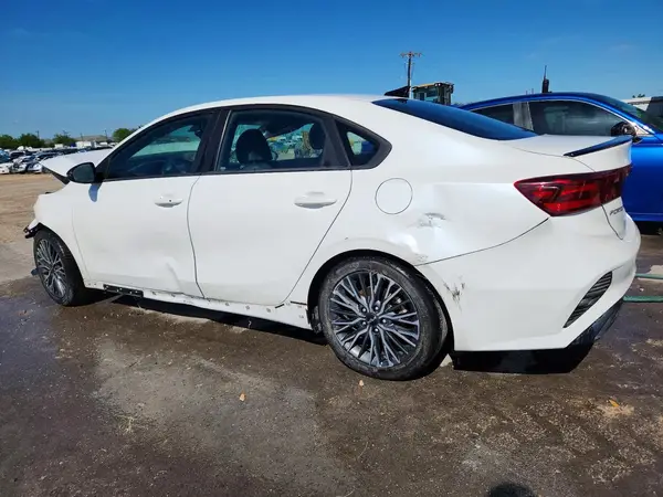 3KPF54AD6PE650957 2023 KIA FORTE - Image 2