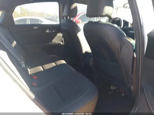 3KPF54AD6PE656967 2023 KIA FORTE - Image 8