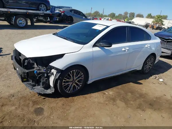 3KPF54AD6PE657729 2023 KIA FORTE - Image 2