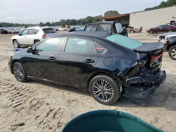 3KPF54AD6PE660498 2023 KIA FORTE - Image 2