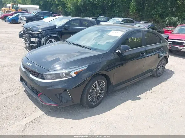 3KPF54AD6PE670397 2023 KIA FORTE - Image 2
