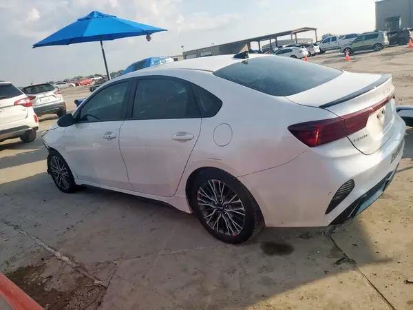 3KPF54AD6PE680640 2023 KIA FORTE - Image 2