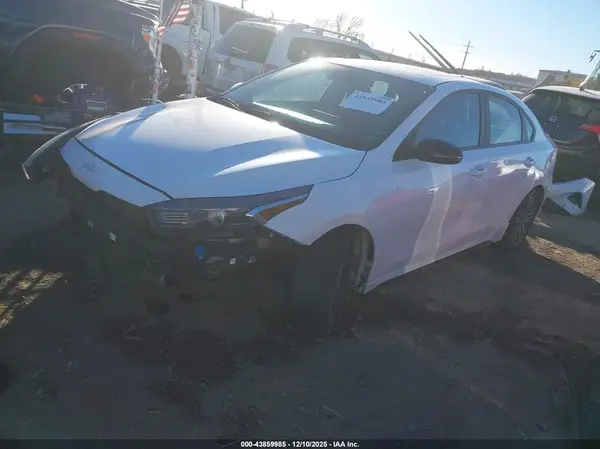 3KPF54AD6PE689953 2023 KIA FORTE - Image 2