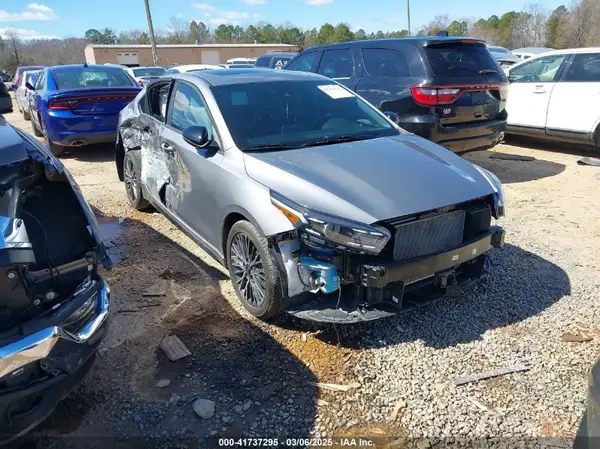 3KPF54AD6RE699868 2024 KIA FORTE - Image 1