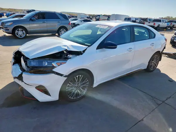 3KPF54AD6RE702638 2024 KIA FORTE - Image 1