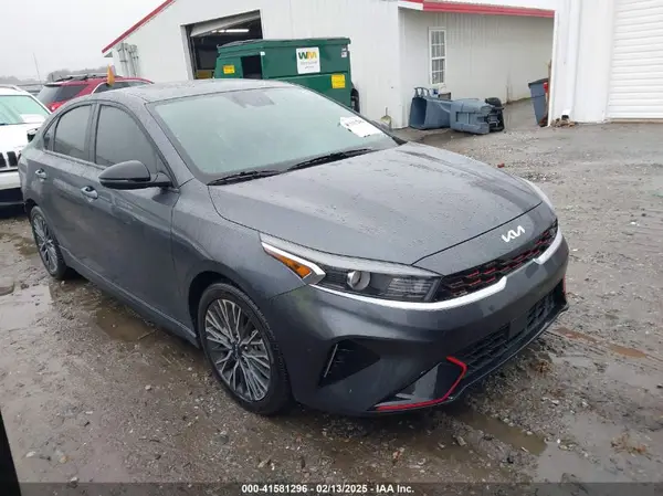 3KPF54AD6RE704812 2024 KIA FORTE - Image 1