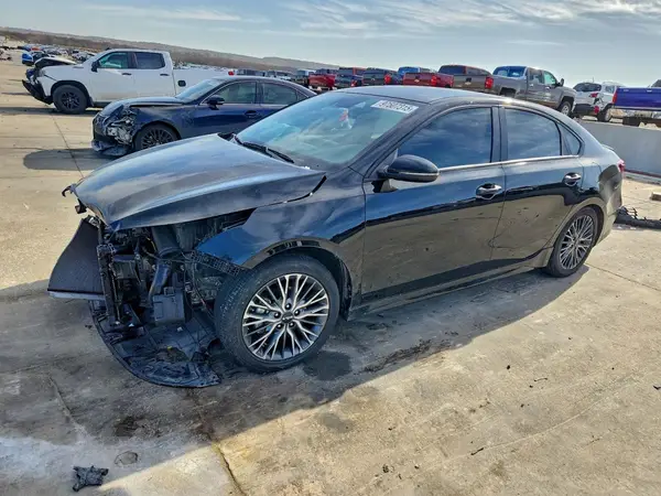 3KPF54AD6RE711033 2024 KIA FORTE - Image 1