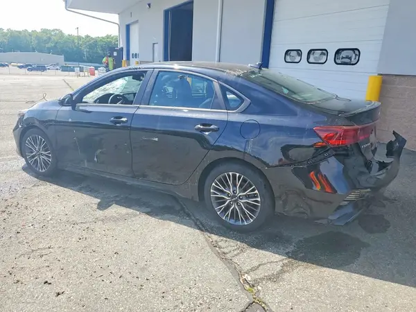 3KPF54AD6RE714823 2024 KIA FORTE - Image 2