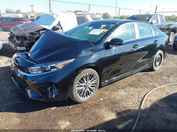 3KPF54AD6RE715549 2024 KIA FORTE - Image 2