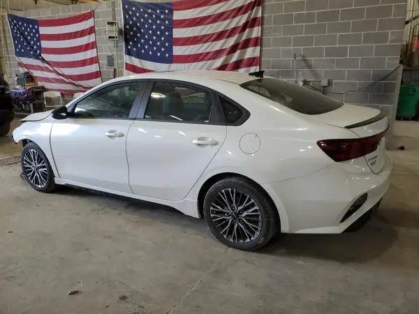 3KPF54AD6RE718208 2024 KIA FORTE - Image 2