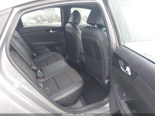 3KPF54AD6RE724610 2024 KIA FORTE - Image 8