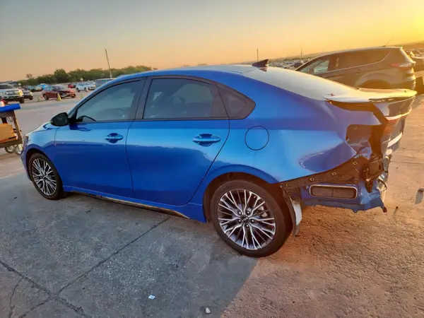 3KPF54AD6RE726325 2024 KIA FORTE - Image 2